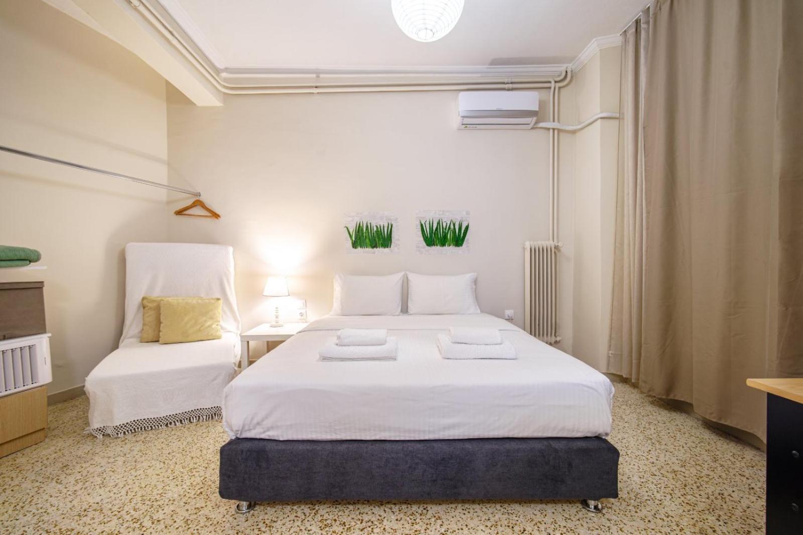 Filopappou Decent Apartment Афины Номер фото