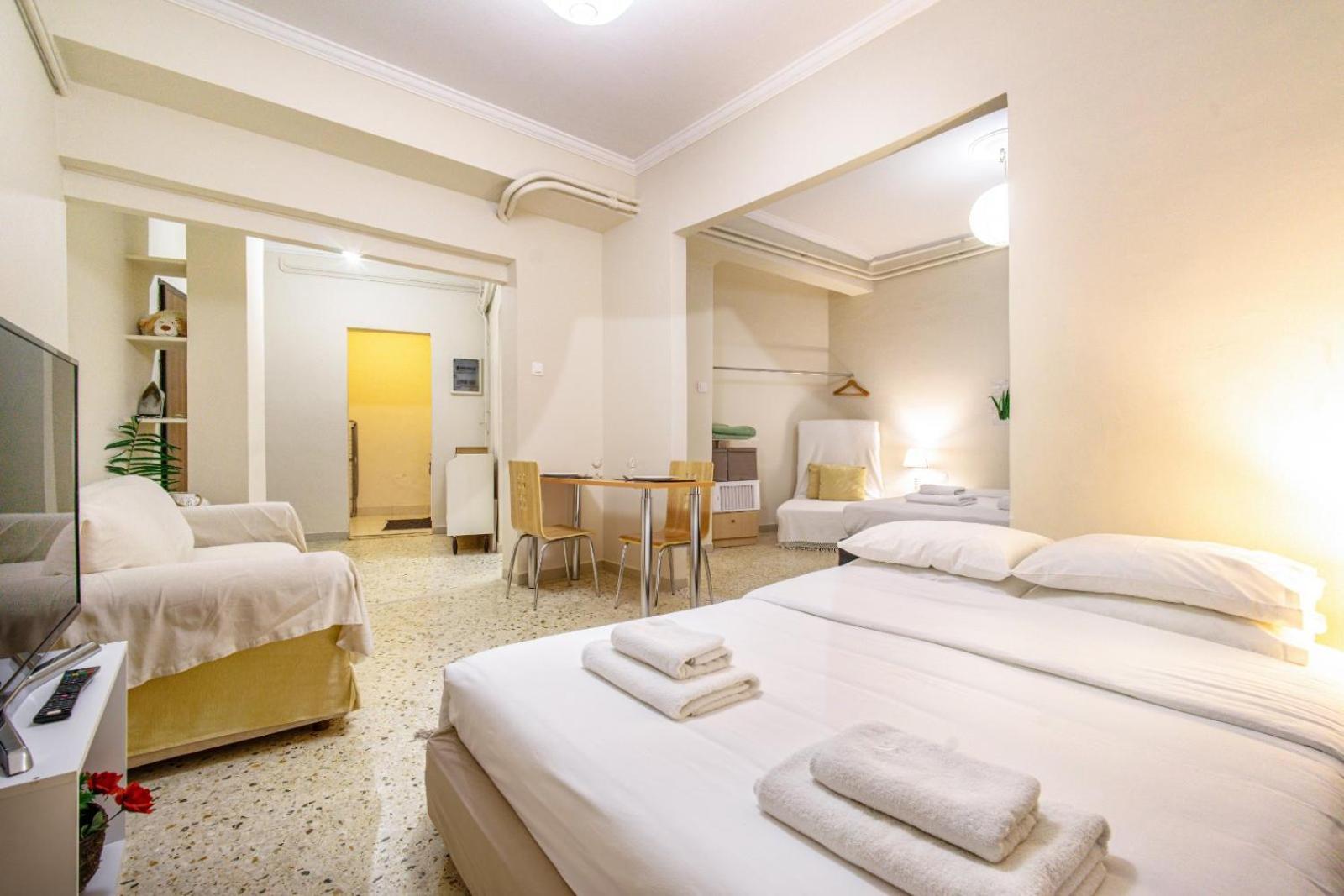 Filopappou Decent Apartment Афины Номер фото